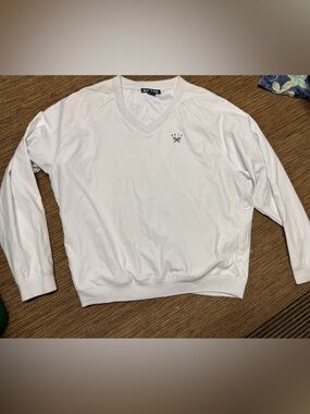 White V-Neck Sweater with Subtle Chest Logo - Unknown Brand